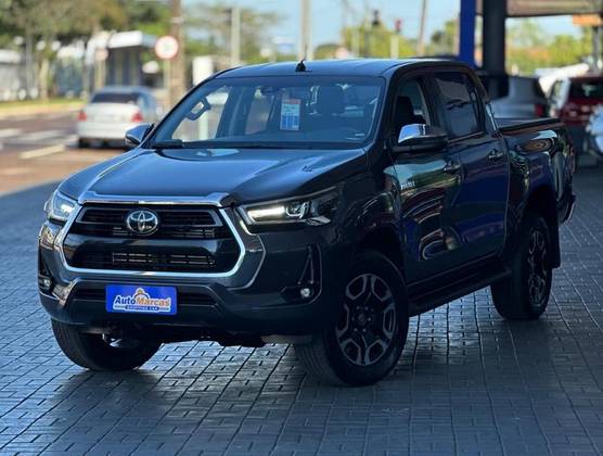 TOYOTA HILUX 2.8 D-4D TURBO DIESEL CD SR 4X4 AUTOMÁTICO